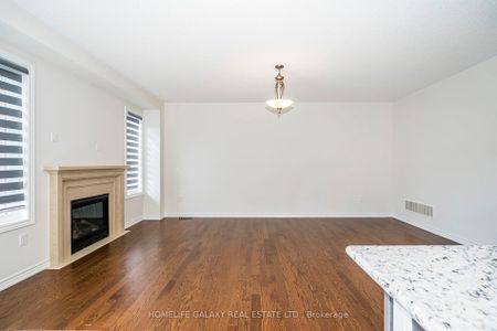 For Lease - 29 Bromfield Street, Whitby, Ontario - Photo 2