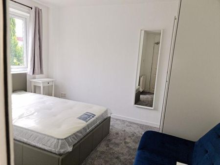 6 bedroom townhouse to rent - Photo 5