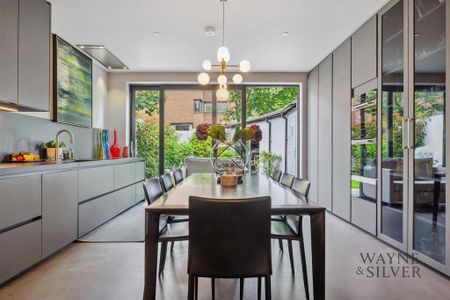 3 bedroom detached house to rent - Photo 2