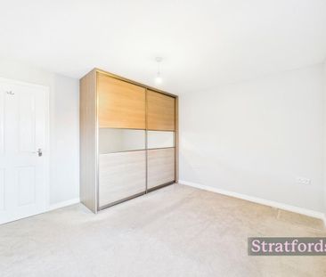 4 bedroom semi-detached house to rent - Photo 5