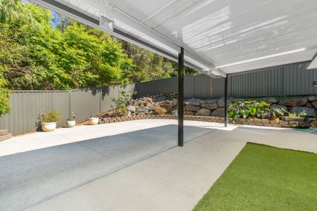 Large Four Bedroom Home - Photo 5