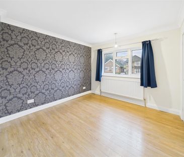 3 bedroom Semi-detached house to rent - Photo 6