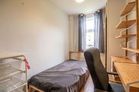 3 bedroom flat to rent - Photo 3