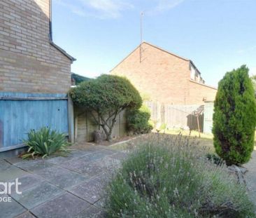 3 bedroom terraced house to rent - Photo 1