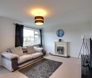 2 bedroom maisonette to rent - Photo 2