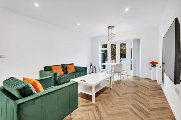 1B George Street - Photo 1