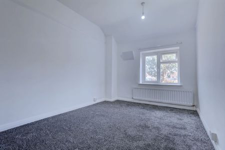 3 bedroom semi detached house to rent - Photo 4