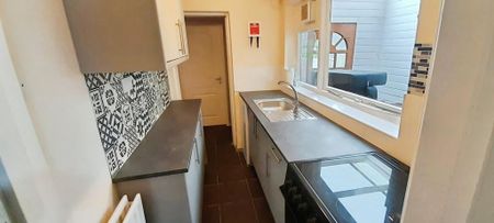 2 bedroom terraced house to rent - Photo 3