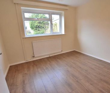 2 bedroom detached bungalow to rent - Photo 3