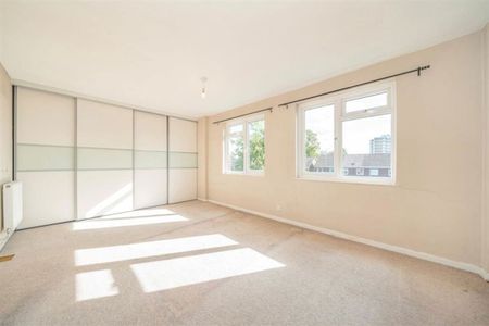 Broom Close, TW11, London - Photo 2