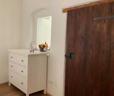 Charmante Altbau-Wohnung mit Loggia und einem Garten - Photo 2