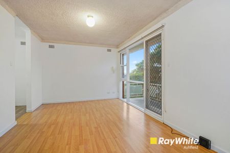 Beautifully Presented 2 Bedroom Unit - Photo 5