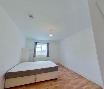 1 bedroom Flat - TOWN CENTE, HATFIELD - Photo 4