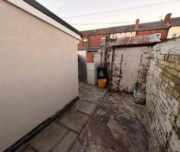 2 bedroom terraced house to rent - Photo 6