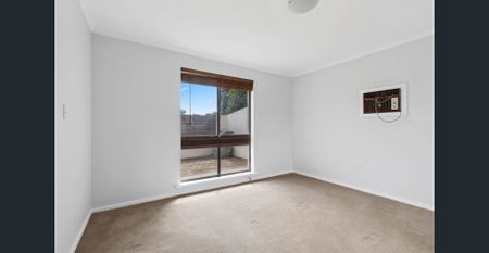 Family-Friendly Home With Big Shed Bonus! - Photo 3