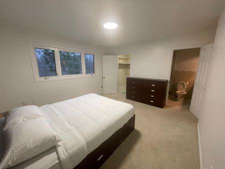 For Lease - 2358 Thorn Lodge Dr Drive, Mississauga, Ontario - Photo 3