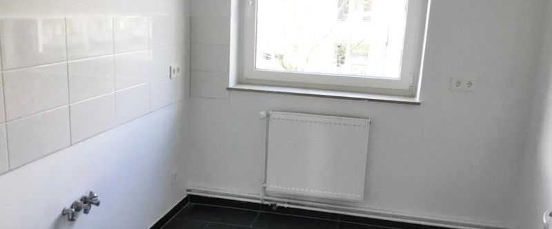 Nette 3-Zimmer-Wohnung mit Tagslichtbad wartet auf neue Bewohner - Photo 1