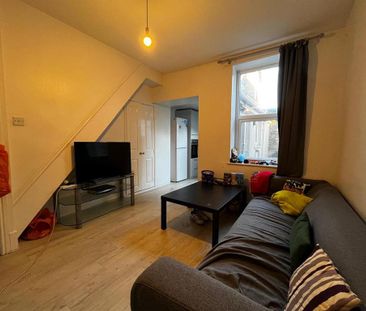 4 bedroom private hall to rent - Photo 2