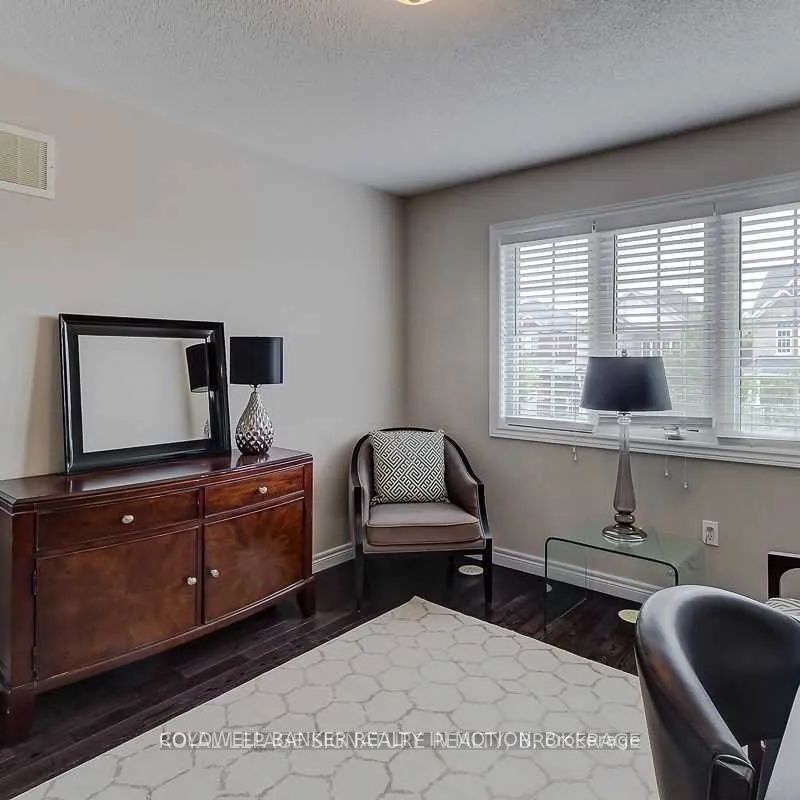 Condo Townhouse For Lease | W9256185 - Photo 1