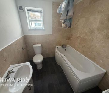 3 bedroom flat to rent - Photo 6
