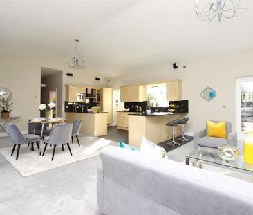 4 bedroom detached bungalow to rent - Photo 2