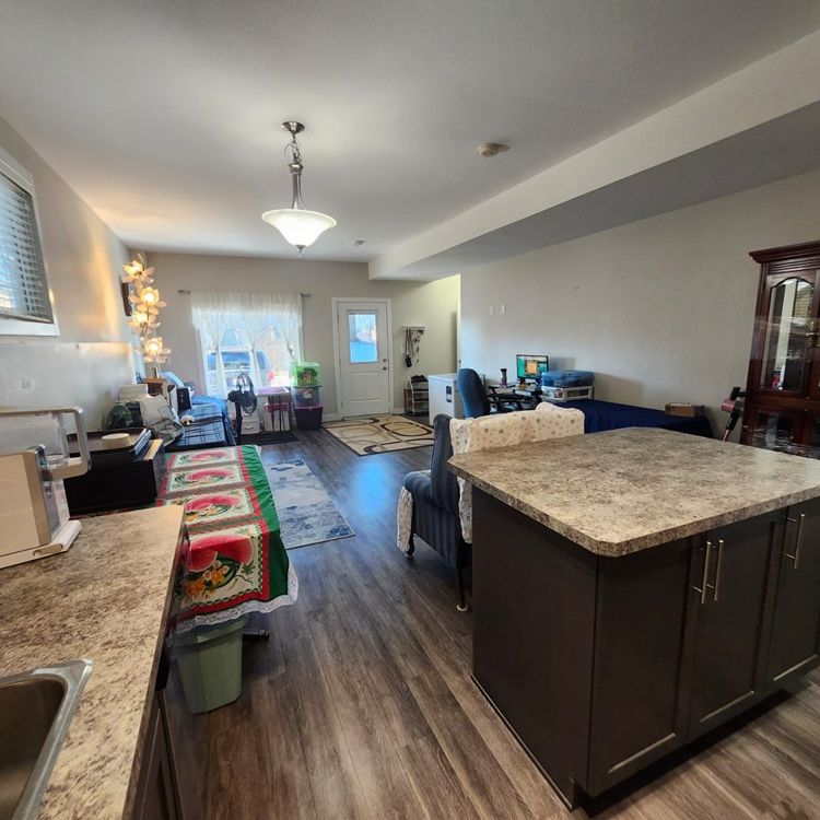 Beautiful Basement Suite in Sylvan Lake! - Photo 1