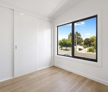 Exclusively Located in Sought-After Templestowe Lower – 289 Manning... - Photo 4