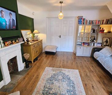 4 Bedroom Semi-Detached House For Rent - Photo 3