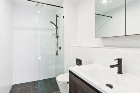 Grand Central Beauty - Photo 5