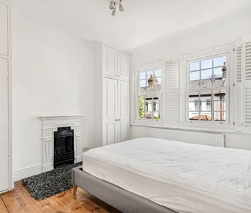 Ernest Gardens, London, W4 3QU - Photo 4