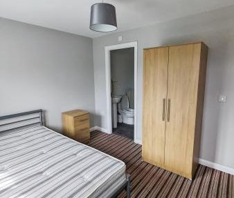 Dragon Road, Hatfield, AL10 - Photo 1