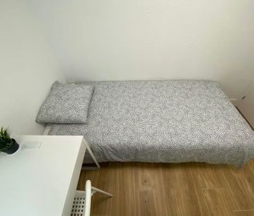 Avenida de la Albufera, Madrid, Community of Madrid 28038 - Photo 2