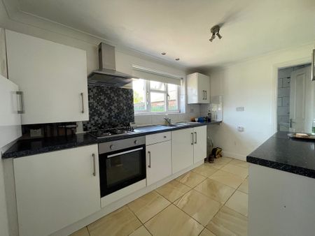 1 Bedroom For Rent - Photo 5