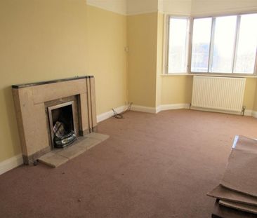 14 Hilldown Court, Streatham High Road, London, SW16 3NU - Photo 3