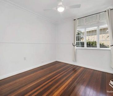 Delightful renovated home - Photo 4