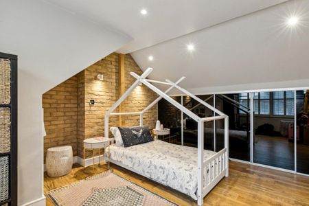 3 bedroom house in Notting Hill - Photo 4