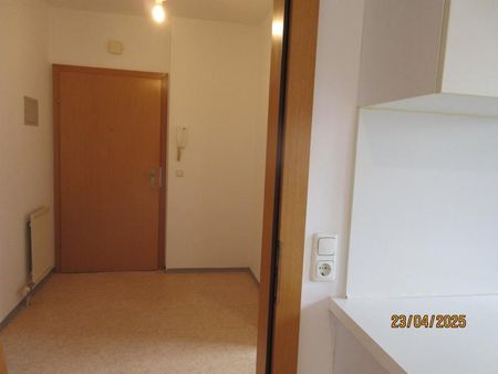 Makartstraße 8,3: Single/Paar: Schöne DG-Wohnung, 2 Zimmer, 42.06m2 WNFL und ausgebautem Spitzboden mit 35,44m2,3.Stock, Parkplätze! - Photo 5
