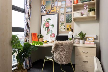 Extra Large Standard Double Ensuite - Photo 5