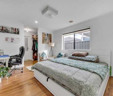A Perfect Lifestyle Property close to all the amenities !! - Photo 6