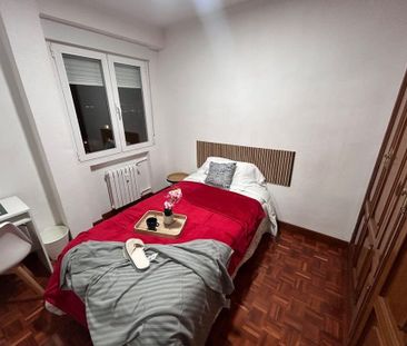 Calle de Fermín Caballero, Madrid, Community of Madrid 28034 - Photo 2