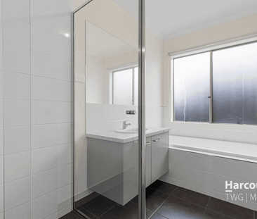 Modern Family Living in Harkness - Photo 2