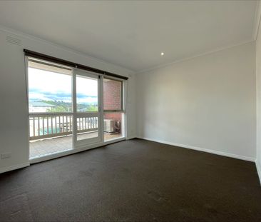 Low Maintenance Living! - Photo 4