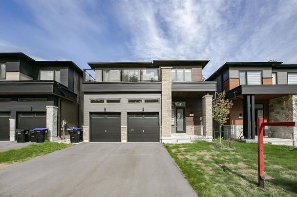 For Lease - 81 Berkely Street, Wasaga Beach, Ontario - Photo 1