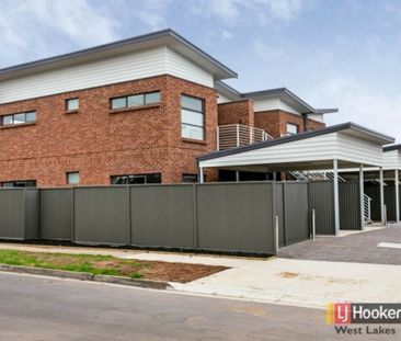 Lockup-and-Leave Modern Townhouse! - Photo 4