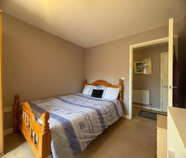 1 bedroom in a flat share to rent - Photo 4