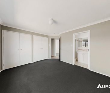 SPACE, STYLE AND LOCATION - THE COMPLETE FAMILY HOME - Photo 5