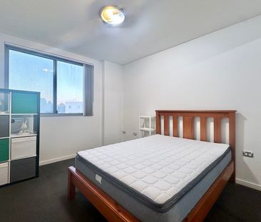 Prime Location, Furnished Modern One-Bedroom Apartment - Photo 1