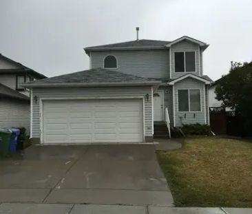 3 Bedroom 2.5 Bathroom Double Garage Backing onto Green Space House... - Photo 1