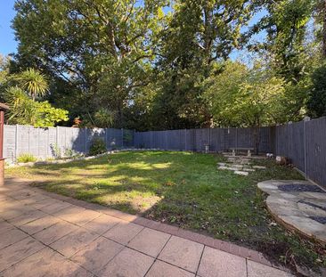 Pevensey Way, Frimley, Camberley, Surrey, GU16 - Photo 2