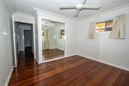 Tarragindi Renovated Spacious High-Set Brick Home in Elevated Position - Photo 4